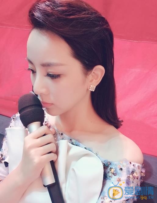 李思思主持节目照 李思思高清写真_李思思高清剧照