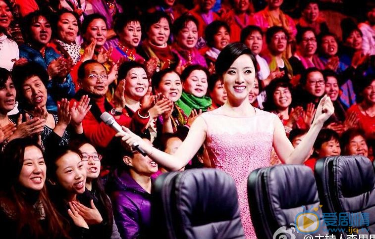 李思思主持节目照 李思思高清写真_李思思高清剧照
