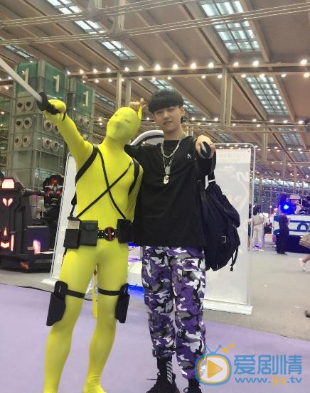 焉栩嘉机场照写真 焉栩嘉高清写真_焉栩嘉高清剧照