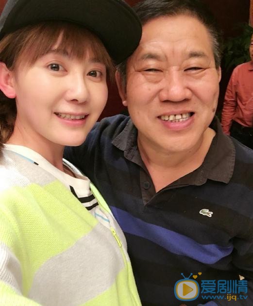 闪嘉晨与人合照 闪嘉晨高清写真_闪嘉晨高清剧照