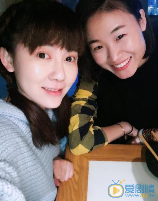 闪嘉晨与人合照 闪嘉晨高清写真_闪嘉晨高清剧照