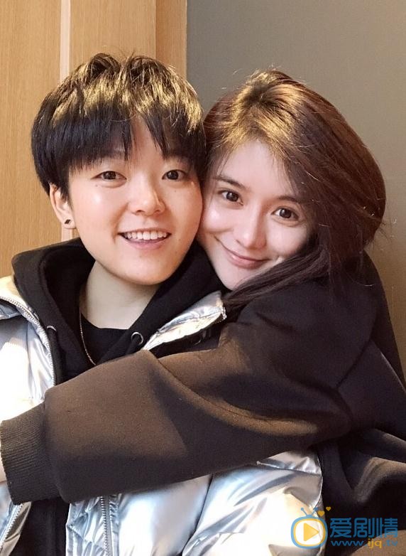 艾如与人合照 艾如高清写真_艾如高清剧照