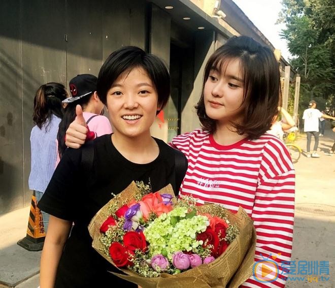 艾如与人合照 艾如高清写真_艾如高清剧照