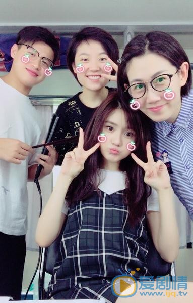艾如与人合照 艾如高清写真_艾如高清剧照