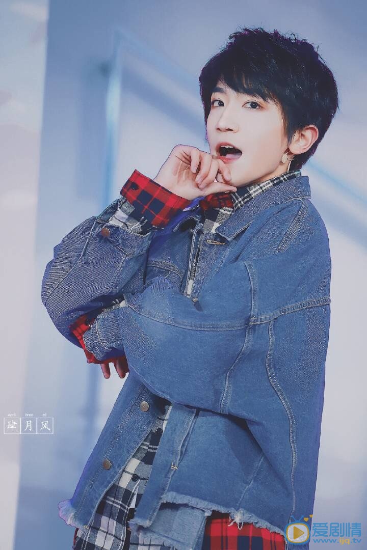 李天泽少年写真 李天泽高清写真_李天泽高清剧照