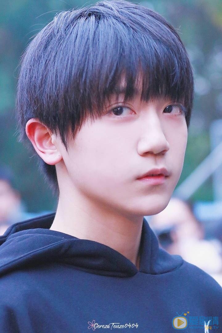 李天泽少年写真 李天泽高清写真_李天泽高清剧照