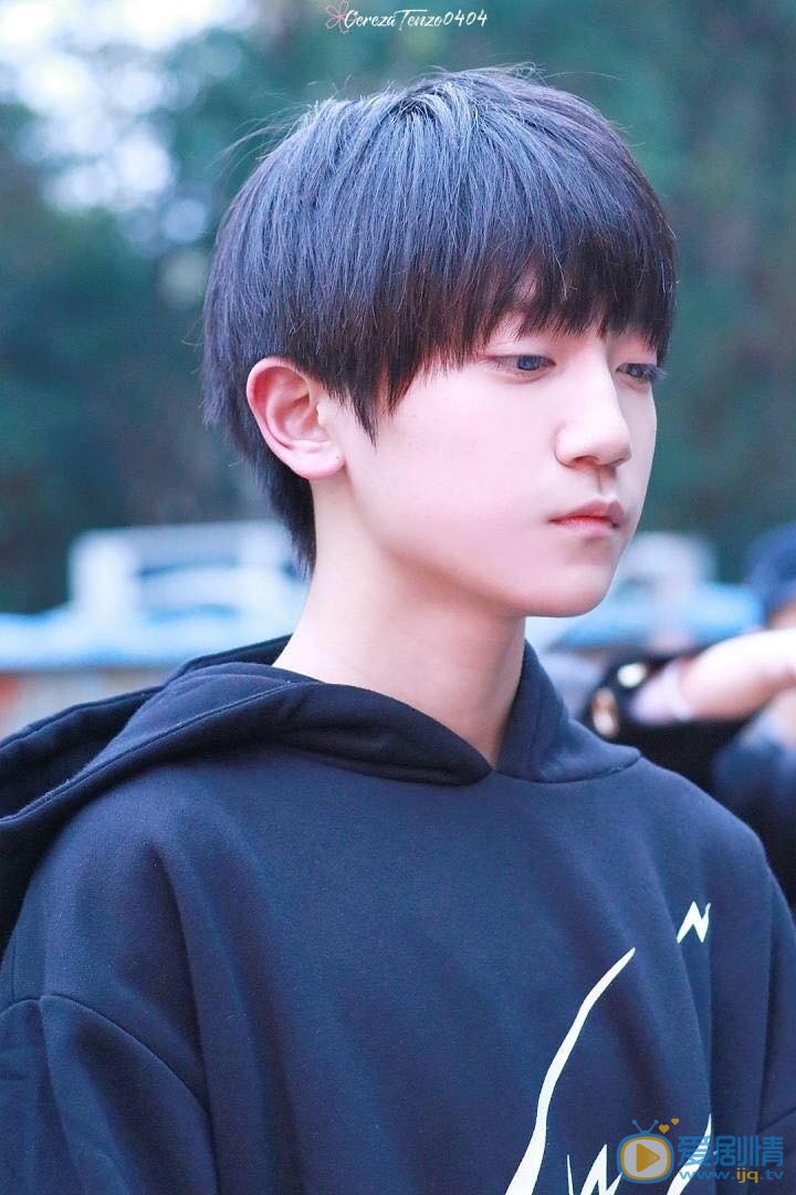 李天泽少年写真 李天泽高清写真_李天泽高清剧照