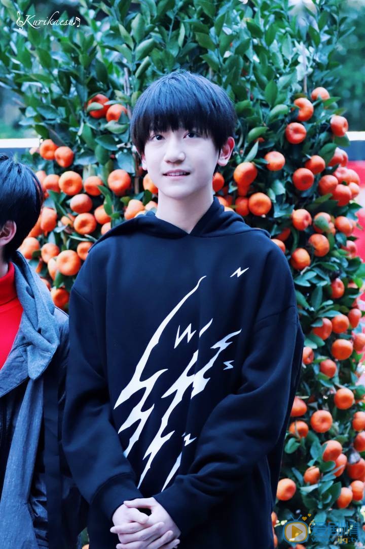 李天泽少年写真 李天泽高清写真_李天泽高清剧照