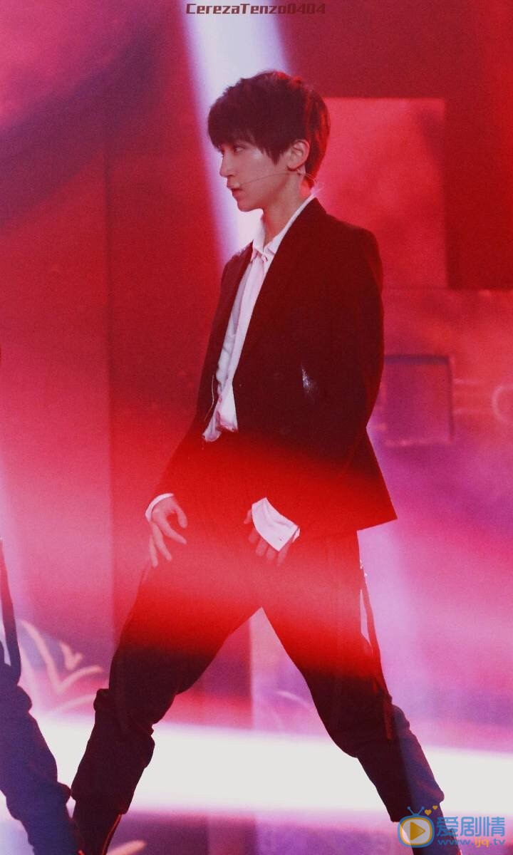 李天泽西服写真 李天泽高清写真_李天泽高清剧照
