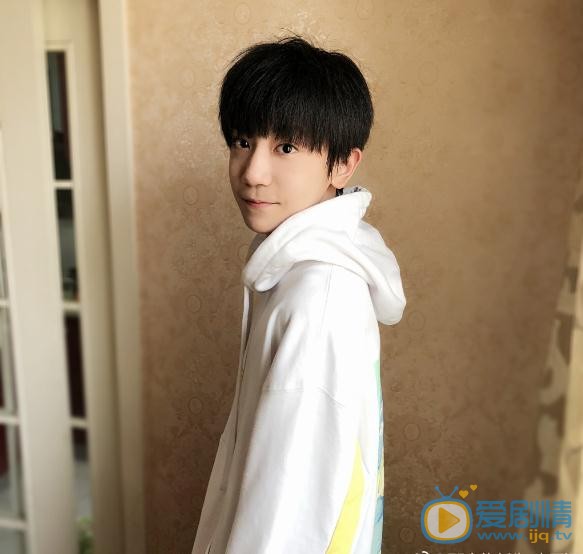 李天泽白衣少年写真 李天泽高清写真_李天泽高清剧照