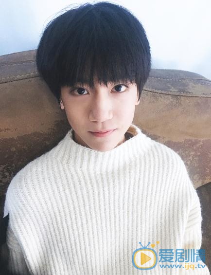 李天泽白衣少年写真 李天泽高清写真_李天泽高清剧照