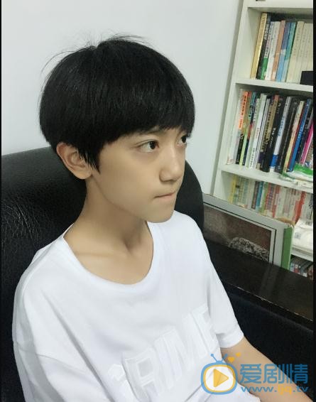 李天泽白衣少年写真 李天泽高清写真_李天泽高清剧照