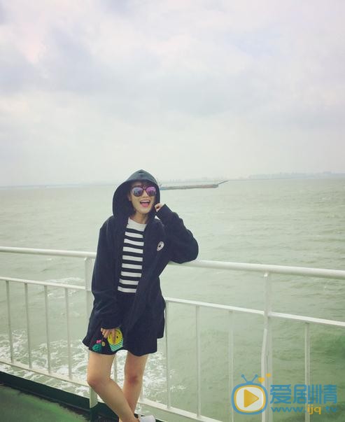 康琳浠夏日写真 康琳浠高清写真_康琳浠高清剧照