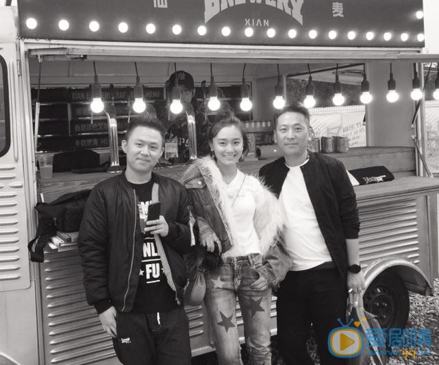 康琳浠与人合照 康琳浠高清写真_康琳浠高清剧照
