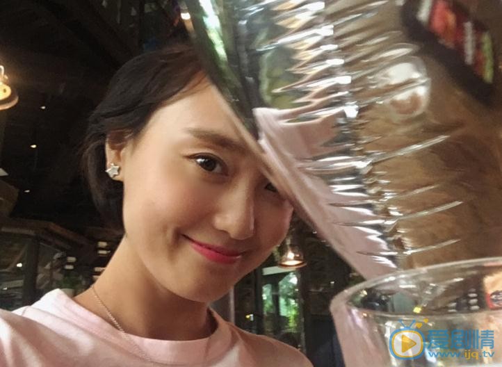 康琳浠生活照 康琳浠高清写真_康琳浠高清剧照