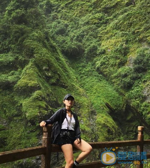 康琳浠森林写真 康琳浠高清写真_康琳浠高清剧照