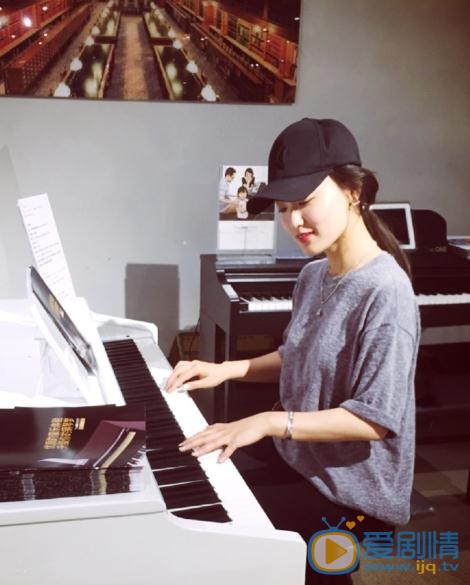 康琳浠生活照 康琳浠高清写真_康琳浠高清剧照