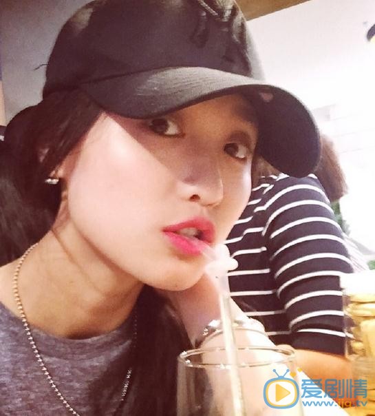 康琳浠生活照 康琳浠高清写真_康琳浠高清剧照