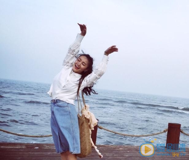 康琳浠海边照 康琳浠高清写真_康琳浠高清剧照