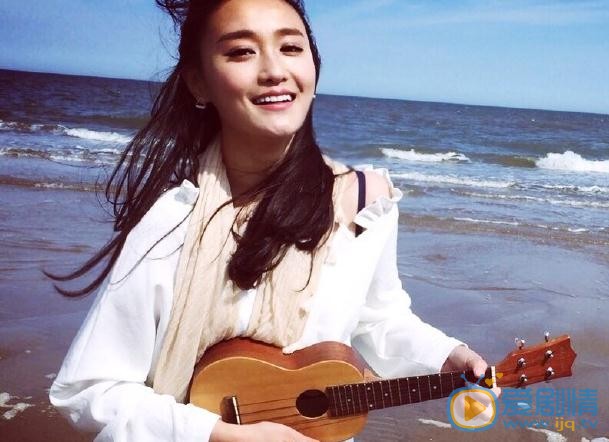 康琳浠海边照 康琳浠高清写真_康琳浠高清剧照