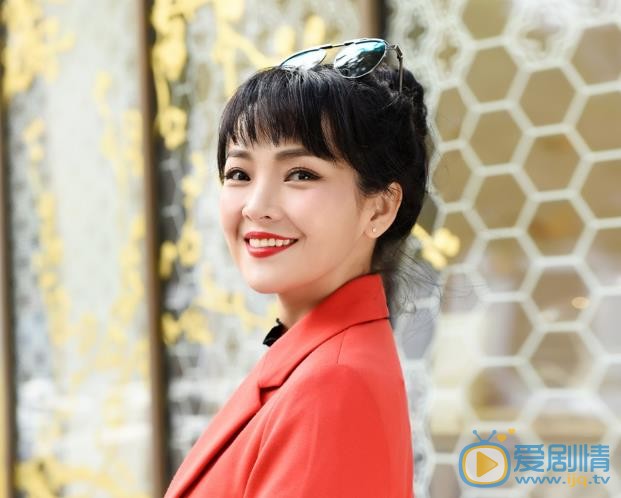 斯琴高丽时尚街拍 斯琴高丽高清写真_斯琴高丽高清剧照