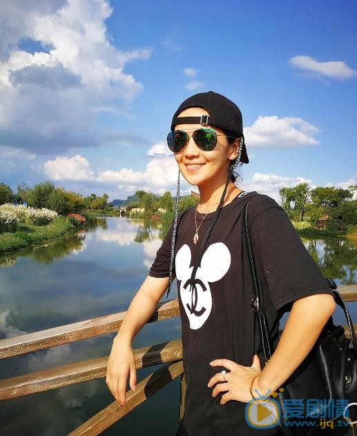 斯琴高丽旅行照 斯琴高丽高清写真_斯琴高丽高清剧照