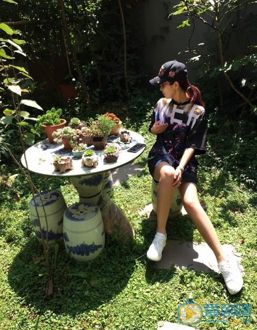 斯琴高丽旅行照 斯琴高丽高清写真_斯琴高丽高清剧照