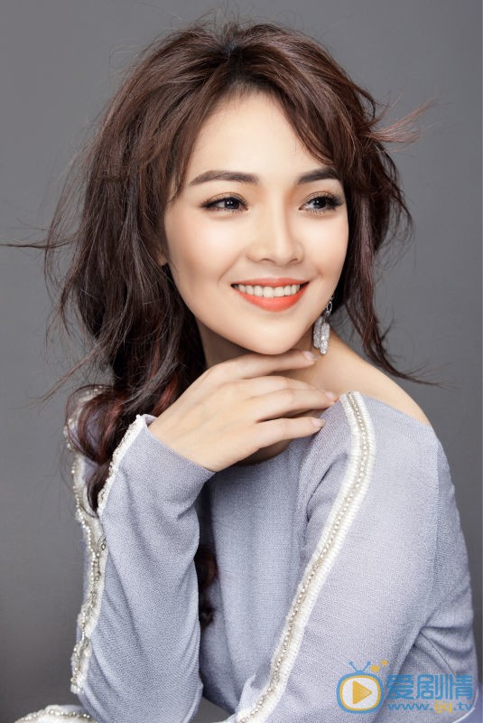 斯琴高丽靓丽写真 斯琴高丽高清写真_斯琴高丽高清剧照