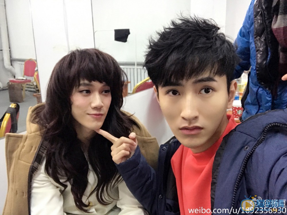 杨亘和其他明星合照写真 杨亘高清写真_杨亘高清剧照