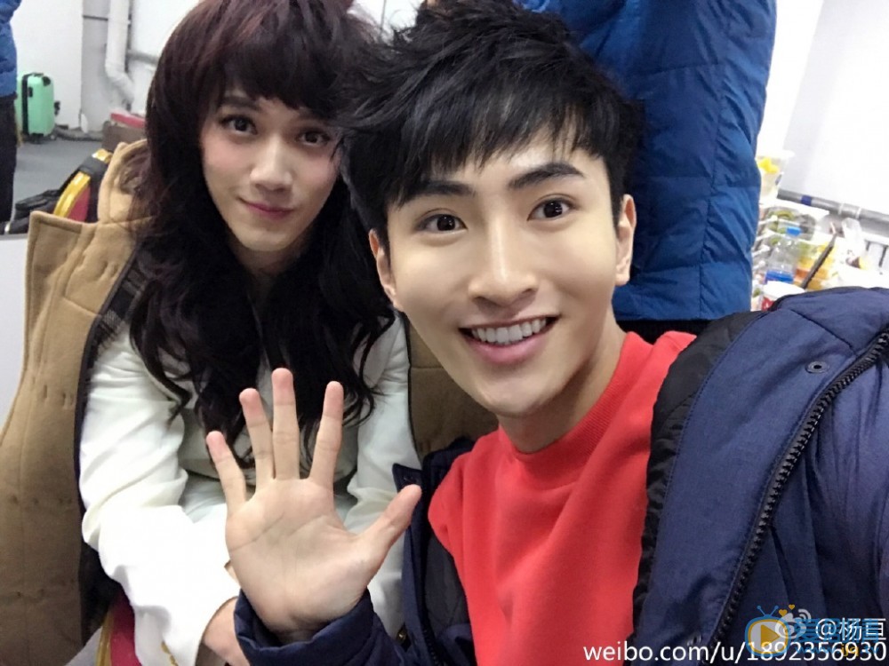 杨亘和其他明星合照写真 杨亘高清写真_杨亘高清剧照