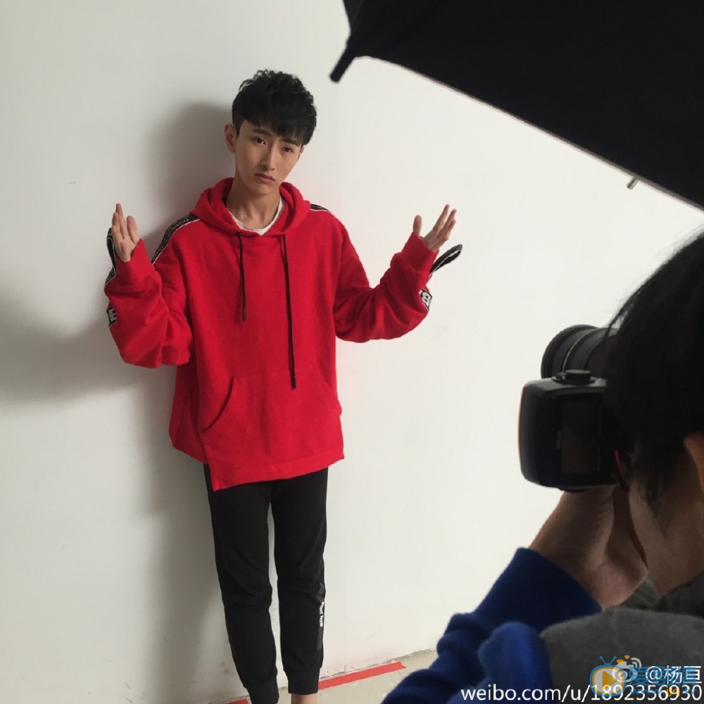 杨亘自拍写真 杨亘高清写真_杨亘高清剧照
