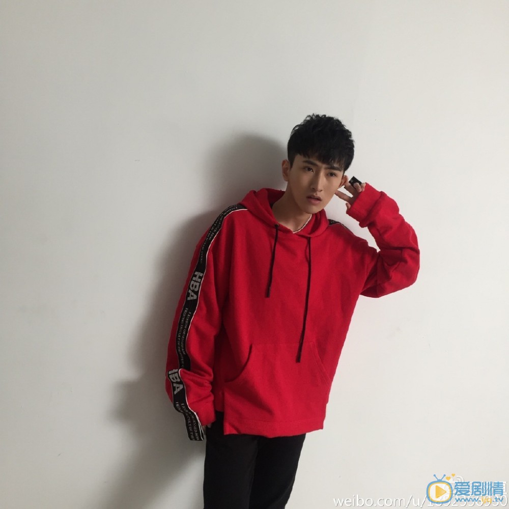 杨亘自拍写真 杨亘高清写真_杨亘高清剧照