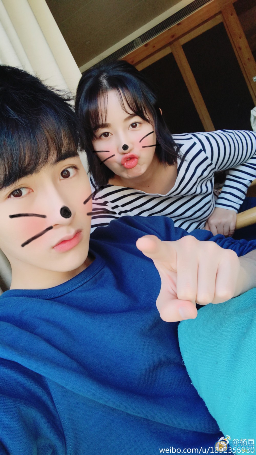 杨亘和其他明星合照写真 杨亘高清写真_杨亘高清剧照