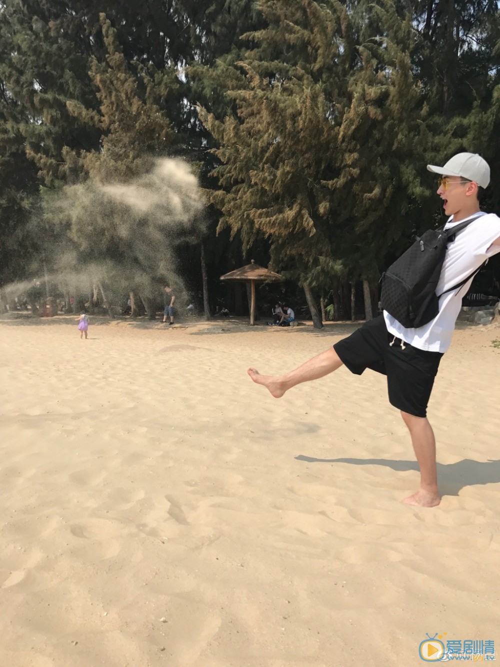 杨亘街拍照写真 杨亘高清写真_杨亘高清剧照