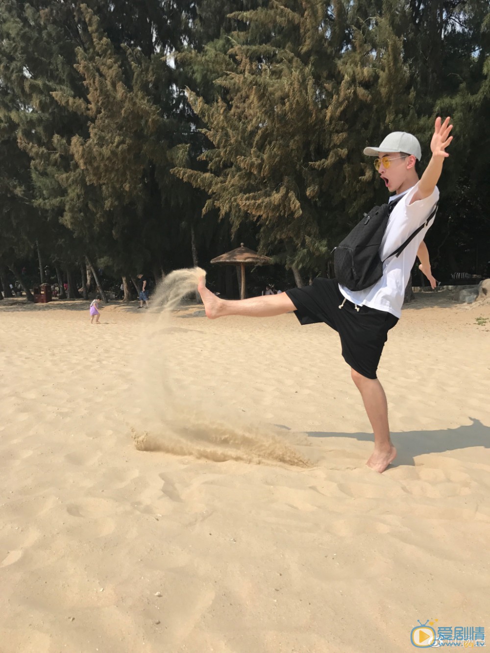杨亘街拍照写真 杨亘高清写真_杨亘高清剧照