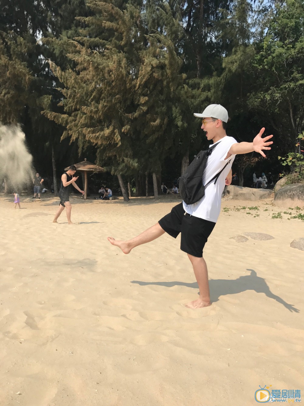 杨亘街拍照写真 杨亘高清写真_杨亘高清剧照