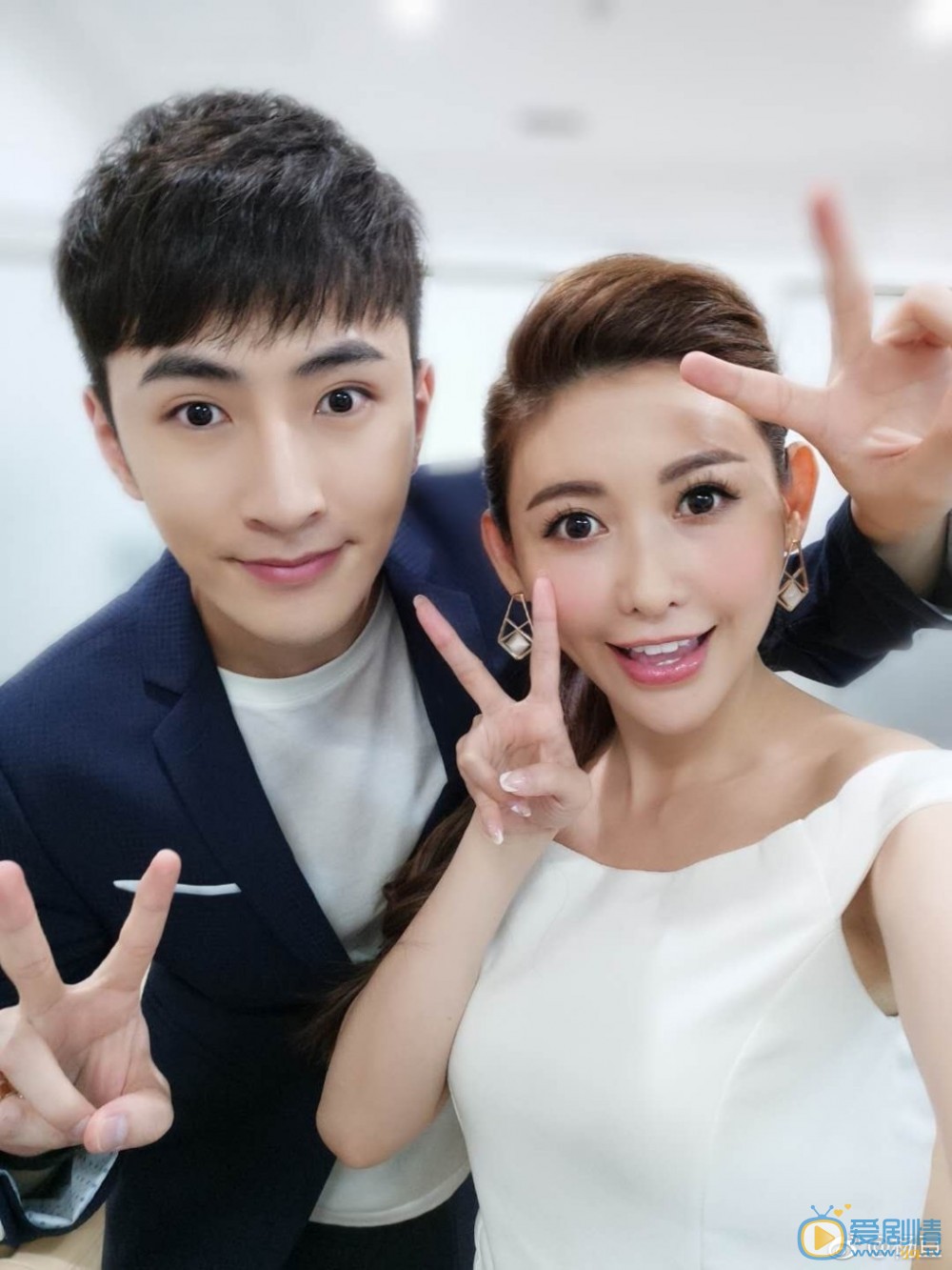 杨亘和其他明星合照写真 杨亘和其他明星合照写真