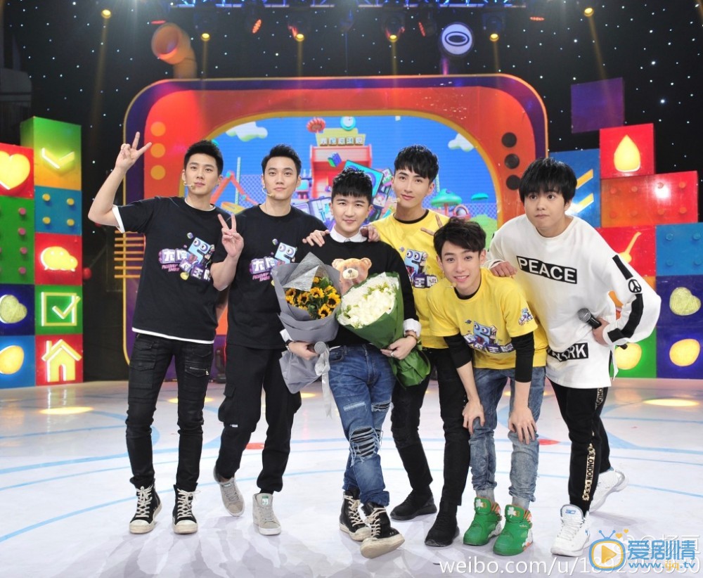 杨亘和其他明星合照写真 杨亘高清写真_杨亘高清剧照