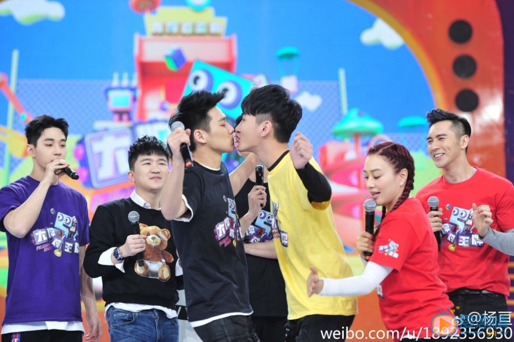 杨亘和其他明星合照写真 杨亘高清写真_杨亘高清剧照