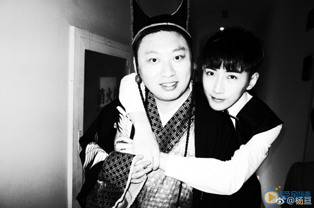 杨亘和其他明星合照写真 杨亘高清写真_杨亘高清剧照