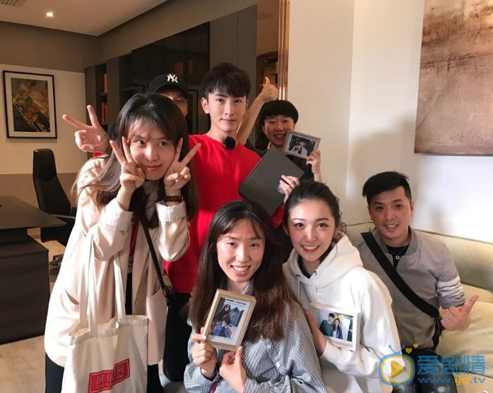 杨亘和其他明星合照写真 杨亘高清写真_杨亘高清剧照