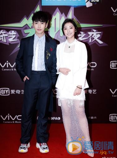 杨亘西服写真 杨亘高清写真_杨亘高清剧照