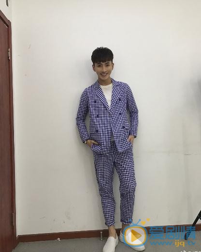 杨亘西服写真 杨亘高清写真_杨亘高清剧照