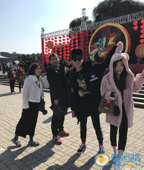 杨亘街拍照写真 杨亘高清写真_杨亘高清剧照