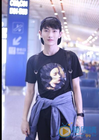 杨亘街拍照写真 杨亘高清写真_杨亘高清剧照