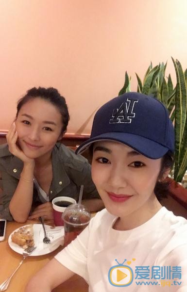 吴恩璇与人合照 吴恩璇高清写真_吴恩璇高清剧照