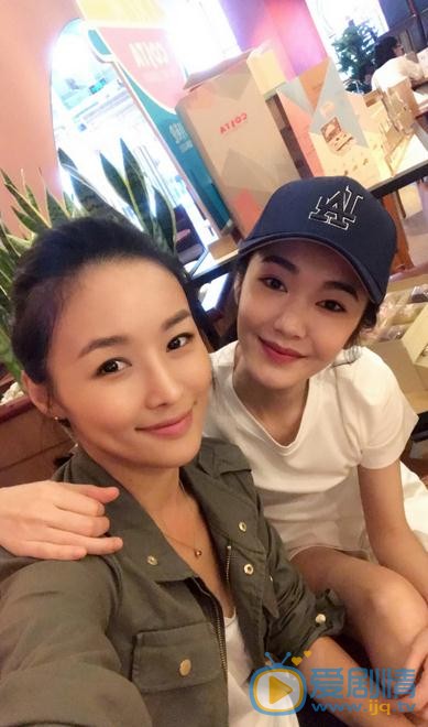 吴恩璇与人合照 吴恩璇高清写真_吴恩璇高清剧照