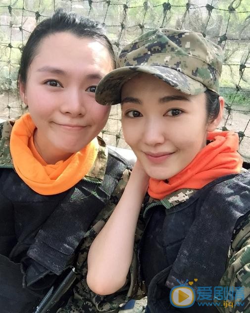 吴恩璇与人合照 吴恩璇高清写真_吴恩璇高清剧照