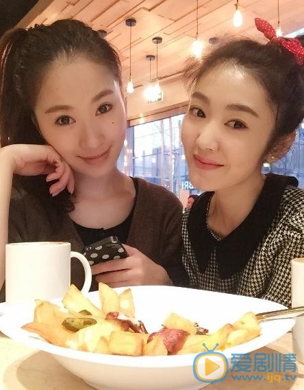 吴恩璇与人合照 吴恩璇高清写真_吴恩璇高清剧照