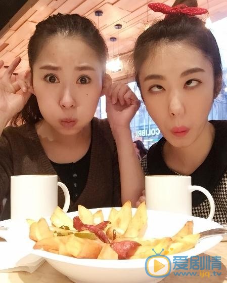 吴恩璇与人合照 吴恩璇高清写真_吴恩璇高清剧照